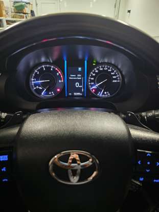 TOYOTA-HILUX SW4-2023