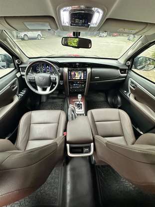TOYOTA-HILUX SW4-2017