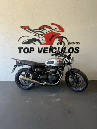 TRIUMPH STREET TWIN 