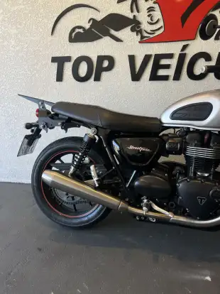 TRIUMPH-STREET TWIN-2016