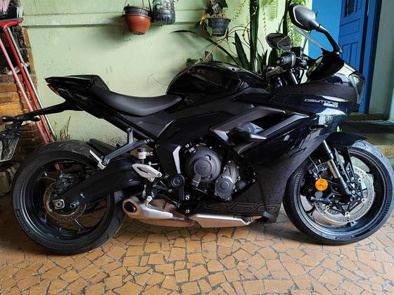 TRIUMPH DAYTONA 660 