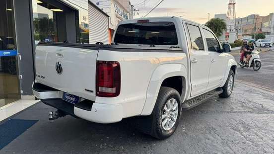 VOLKSWAGEN-AMAROK-2021