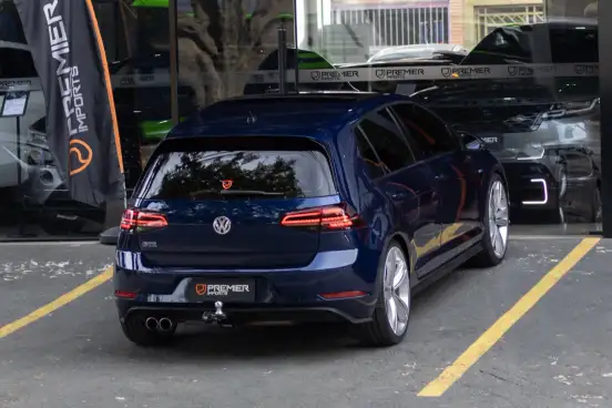 VOLKSWAGEN-GOLF-2019