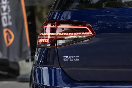 VOLKSWAGEN-GOLF-2019