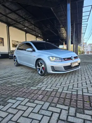 VOLKSWAGEN-GOLF-2.0 TSI GTI 16V TURBO GASOLINA 4P AUTOMÁTICO VOLKSWAGEN-GOLF-2015
