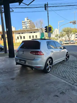 VOLKSWAGEN-GOLF-2015