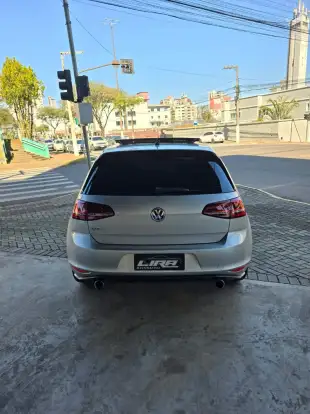 VOLKSWAGEN-GOLF-2015