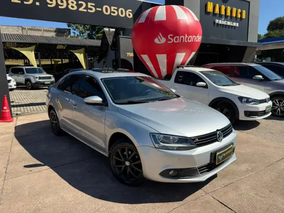 VOLKSWAGEN JETTA 2.0 COMFORTLINE FLEX 4P TIPTRONIC VOLKSWAGEN JETTA 2.0 COMFORTLINE FLEX 4P TIPTRONIC