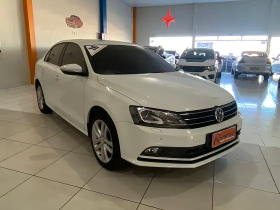 VOLKSWAGEN JETTA 2.0 TSI HIGHLINE 211CV GASOLINA 4P TIPTRONIC VOLKSWAGEN JETTA 2.0 TSI HIGHLINE 211CV GASOLINA 4P TIPTRONIC