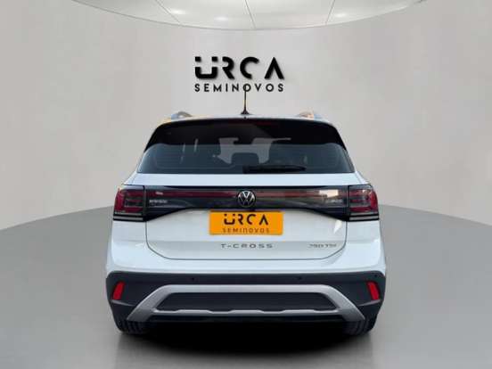 VOLKSWAGEN-T-CROSS-2024