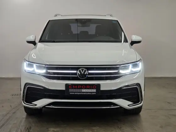 VOLKSWAGEN TIGUAN 2.0 300 TSI GASOLINA ALLSPACE R-LINE AUTOMÁTICO VOLKSWAGEN TIGUAN 2.0 300 TSI GASOLINA ALLSPACE R-LINE AUTOMÁTICO