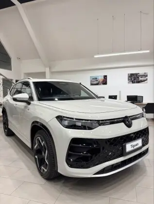 VOLKSWAGEN TIGUAN 2.0 350 TSI GASOLINA R-LINE 4MOTION AUTOMÁTICO VOLKSWAGEN TIGUAN 2.0 350 TSI GASOLINA R-LINE 4MOTION AUTOMÁTICO