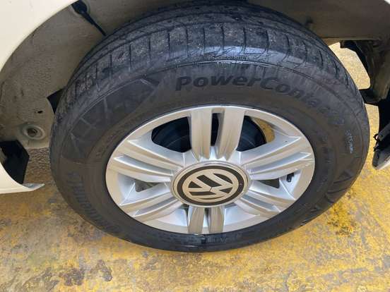 VOLKSWAGEN-UP-2018