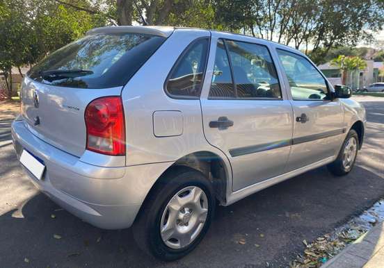 VOLKSWAGEN-GOL-2010