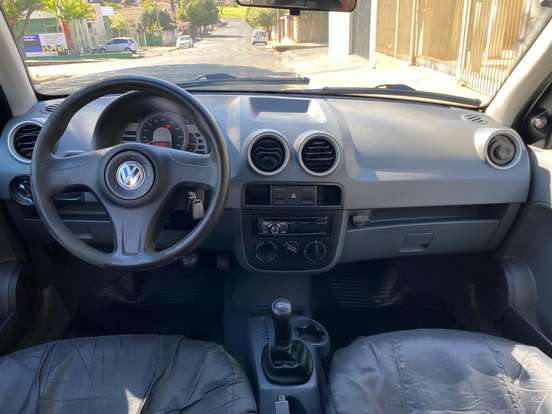 VOLKSWAGEN-GOL-2010