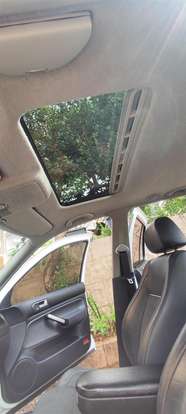 VOLKSWAGEN-GOLF-2010