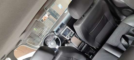 VOLKSWAGEN-GOLF-2010