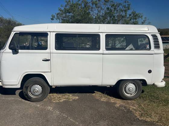 VOLKSWAGEN KOMBI 1.4 MI STD LOTAÇÃO 8V FLEX 3P MANUAL