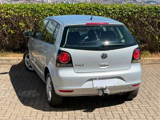 VOLKSWAGEN-POLO-2011
