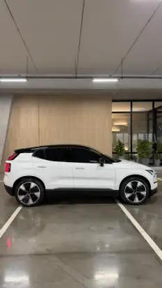 VOLVO-EX30-2024