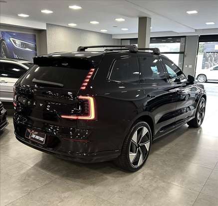 VOLVO-EX90-2025