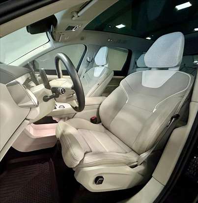 VOLVO-EX90-2025
