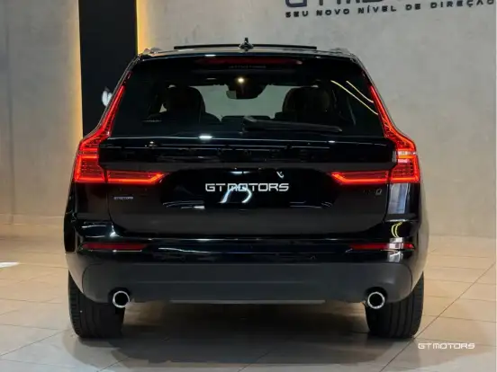 VOLVO-XC60-2020