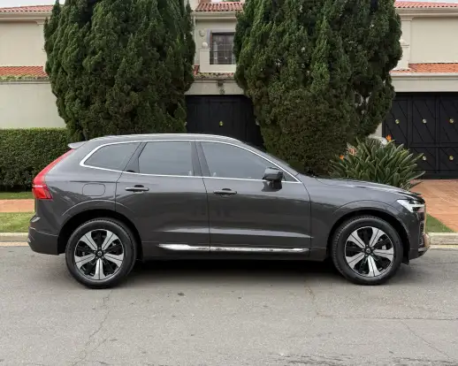 VOLVO-XC60-2024