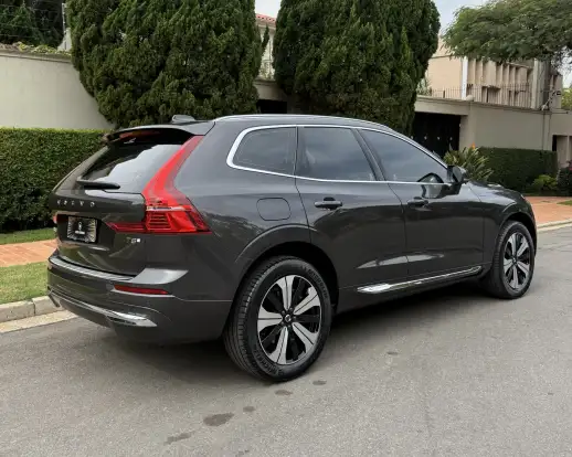 VOLVO-XC60-2024
