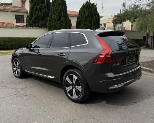 VOLVO-XC60-2024