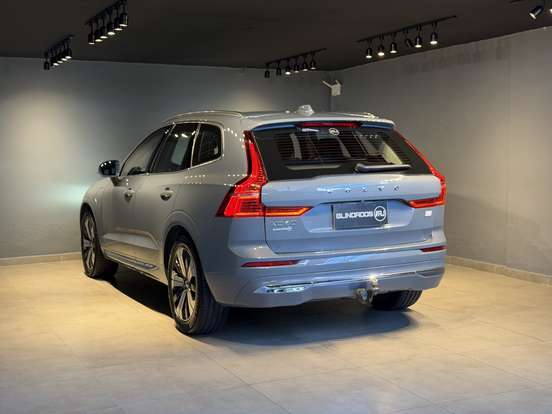 VOLVO-XC60-2022