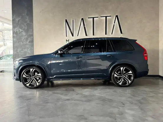 VOLVO-XC90-2023