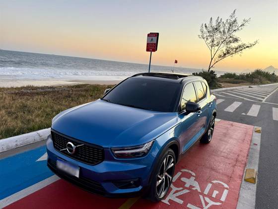 VOLVO XC40 1.5 T5 RECHARGE R-DESIGN GEARTRONIC