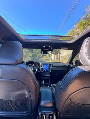 VOLVO-XC40-2020