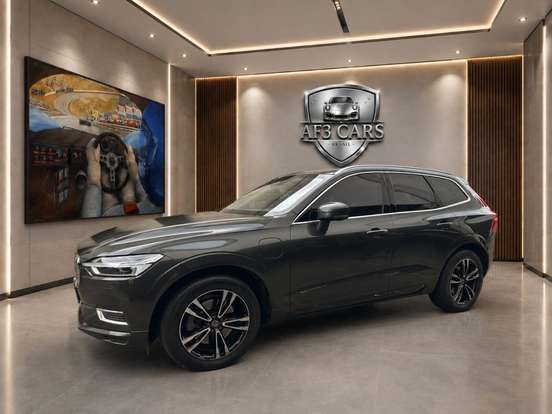 VOLVO-XC60-2020