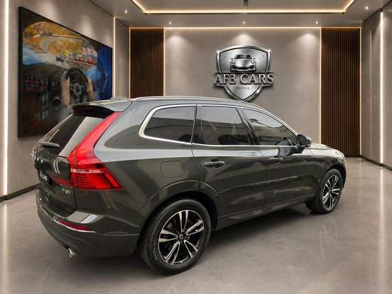 VOLVO-XC60-2020