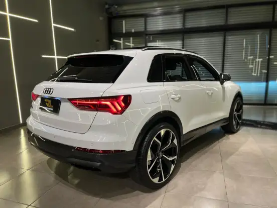 AUDI-Q3-2019