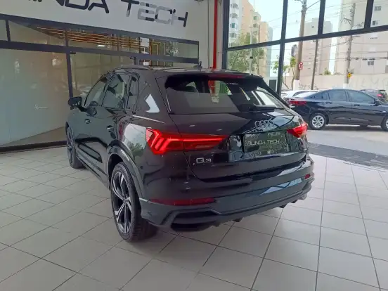 AUDI-Q3-2023