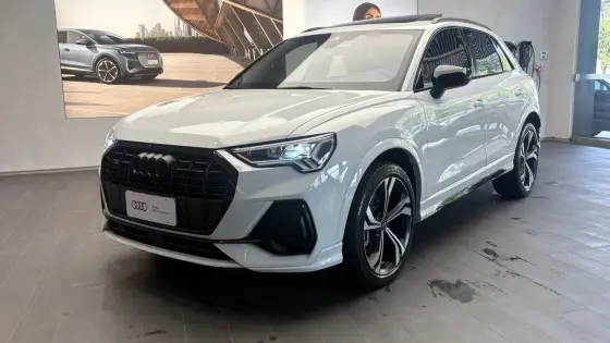AUDI Q3 2.0 40 TFSI GASOLINA PERFORMANCE BLACK PLUS QUATTRO TIPTRONIC AUDI Q3 2.0 40 TFSI GASOLINA PERFORMANCE BLACK PLUS QUATTRO TIPTRONIC