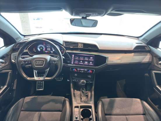 AUDI-Q3-2023