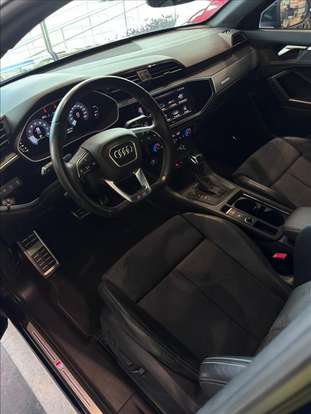 AUDI-Q3-2023
