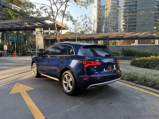 AUDI Q5 2.0 TFSI GASOLINA PRESTIGE PLUS S TRONIC AUDI Q5 2.0 TFSI GASOLINA PRESTIGE PLUS S TRONIC