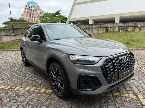 AUDI-Q5-2021