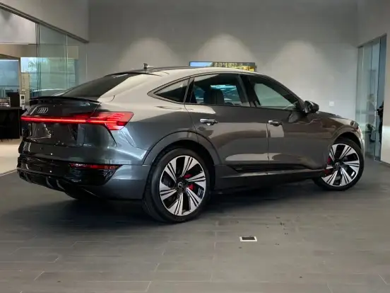 AUDI-Q8 E-TRON-55 ELÉTRICO SPORTBACK PERFORMANCE BLACK QUATTRO AUDI-Q8 E-TRON-2023