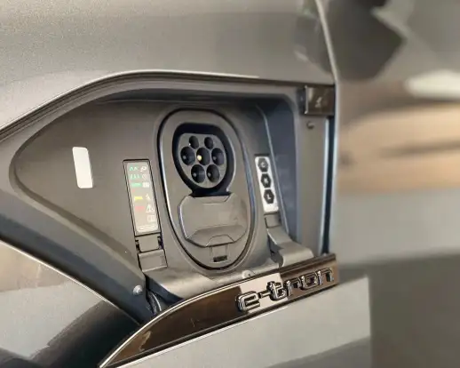 AUDI-Q8 E-TRON-2023