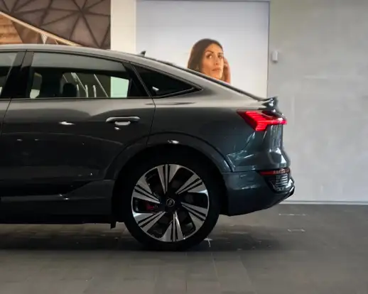 AUDI-Q8 E-TRON-2023