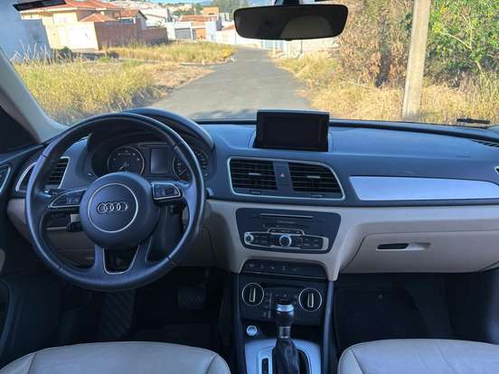 AUDI-Q3-2018