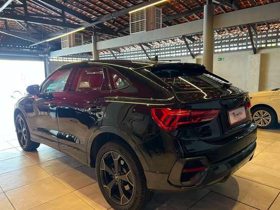 AUDI-Q3-2022