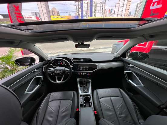 AUDI-Q3-2022