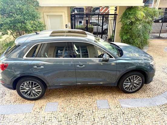 AUDI-Q3-2023